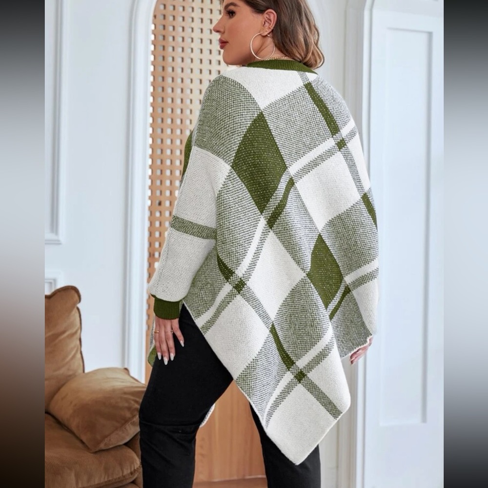 Poncho - Picture 2 of 3
